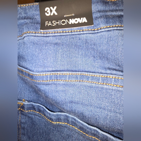 Plus Size Classic High Waist Skinny Medium Blue Wash Denim-Size 3X - Picture 5 of 5